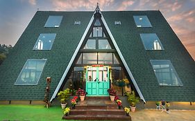 Saffronstays A Vantage, Panchgani - A Pyramid Shaped Unique Luxury Villa With Infinity Valley Views